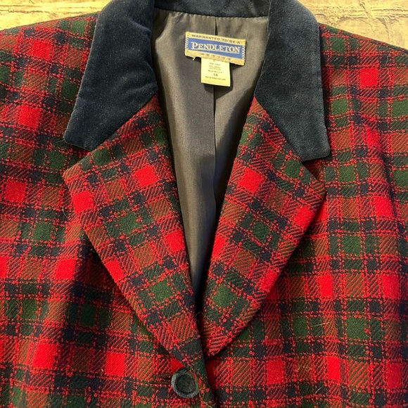 PENDLETON VINTAGE WOOL PLAID BLAZER RED/NAVY/GREEN VELVET COLLAR & BUTTONS 14 - Picture 5 of 7